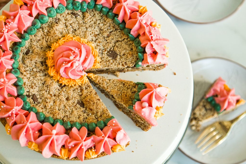 Chocolate Chip Cookie Cake | The Fancy Pants Kitchen