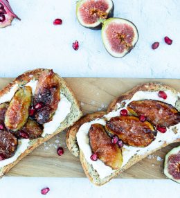 Caramelized Fig and Ricotta Toasts
