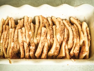 Cinnamon Pull-Apart Bread