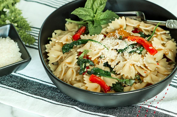Farfalle with Baby Spinach & Roasted Peppers