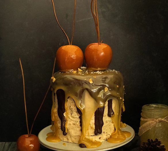 Caramel Apple Snickers Cake
