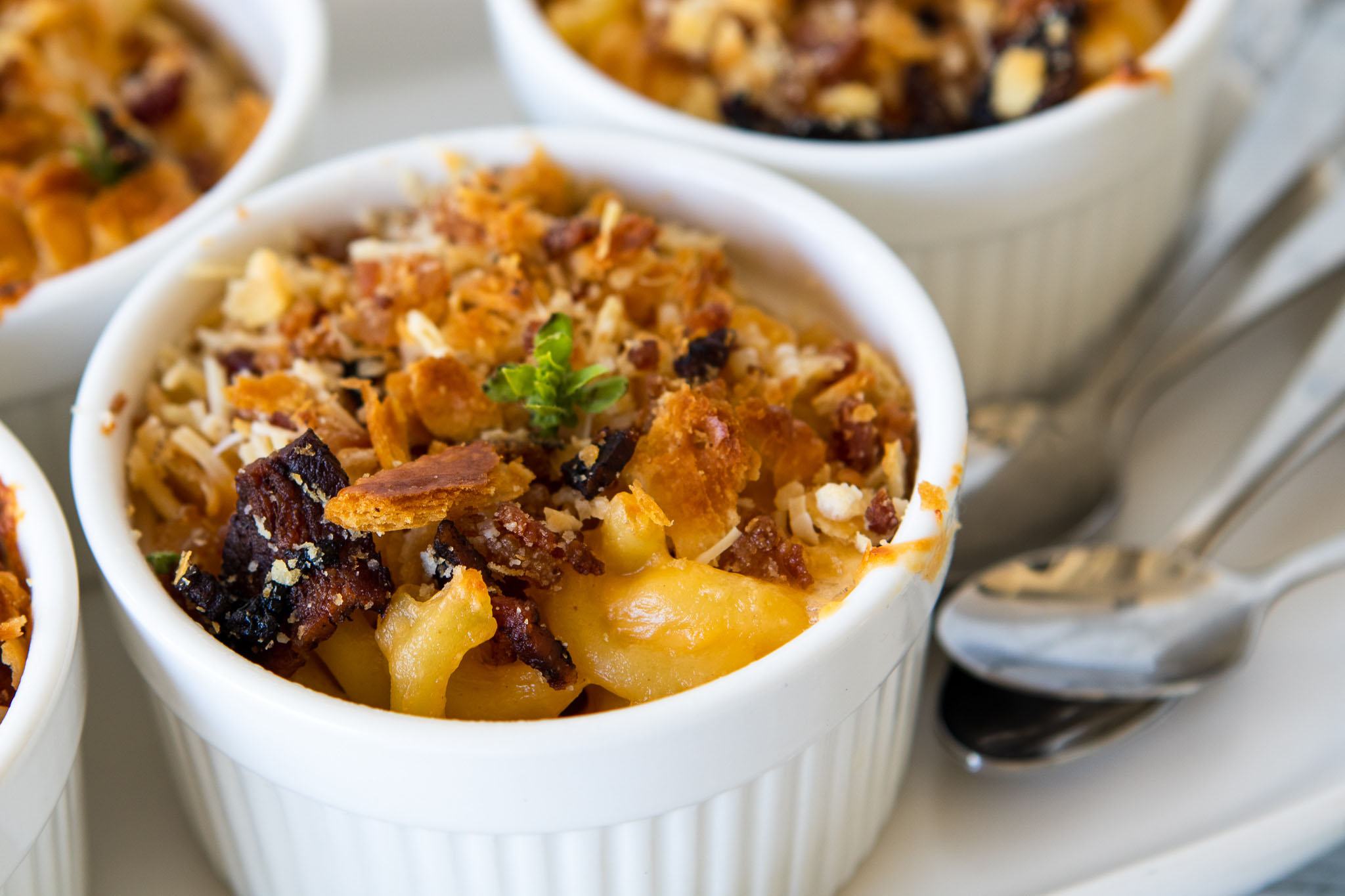 MAC and CHEESE CUPS WITH BUTTERY BACON CRUMBLE