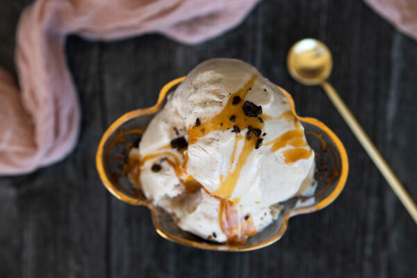 No Churn Coffee Cinnamon Ice Cream The Fancy Pants Kitchen 