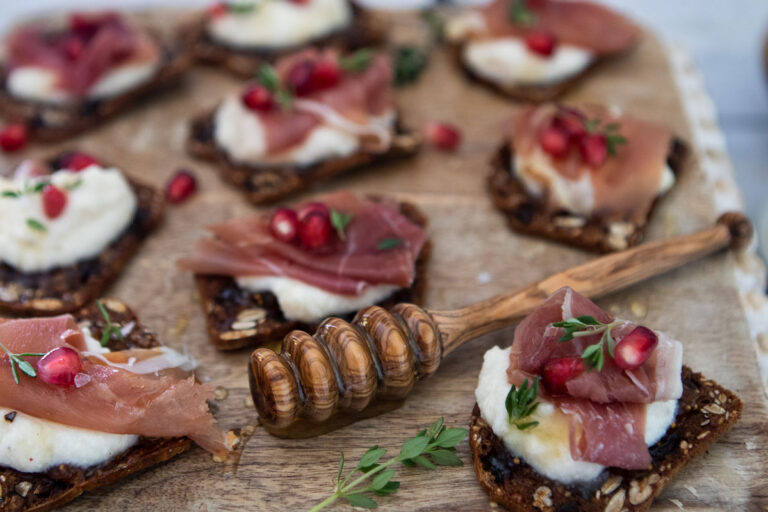 Honey Whipped Ricotta And Prosciutto Crackers 