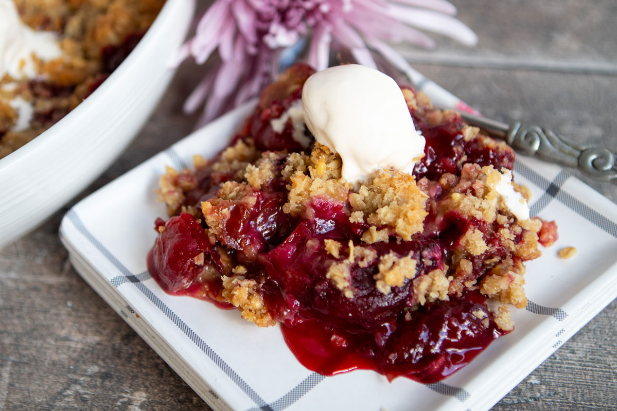 Plum Crunch | The Fancy Pants Kitchen