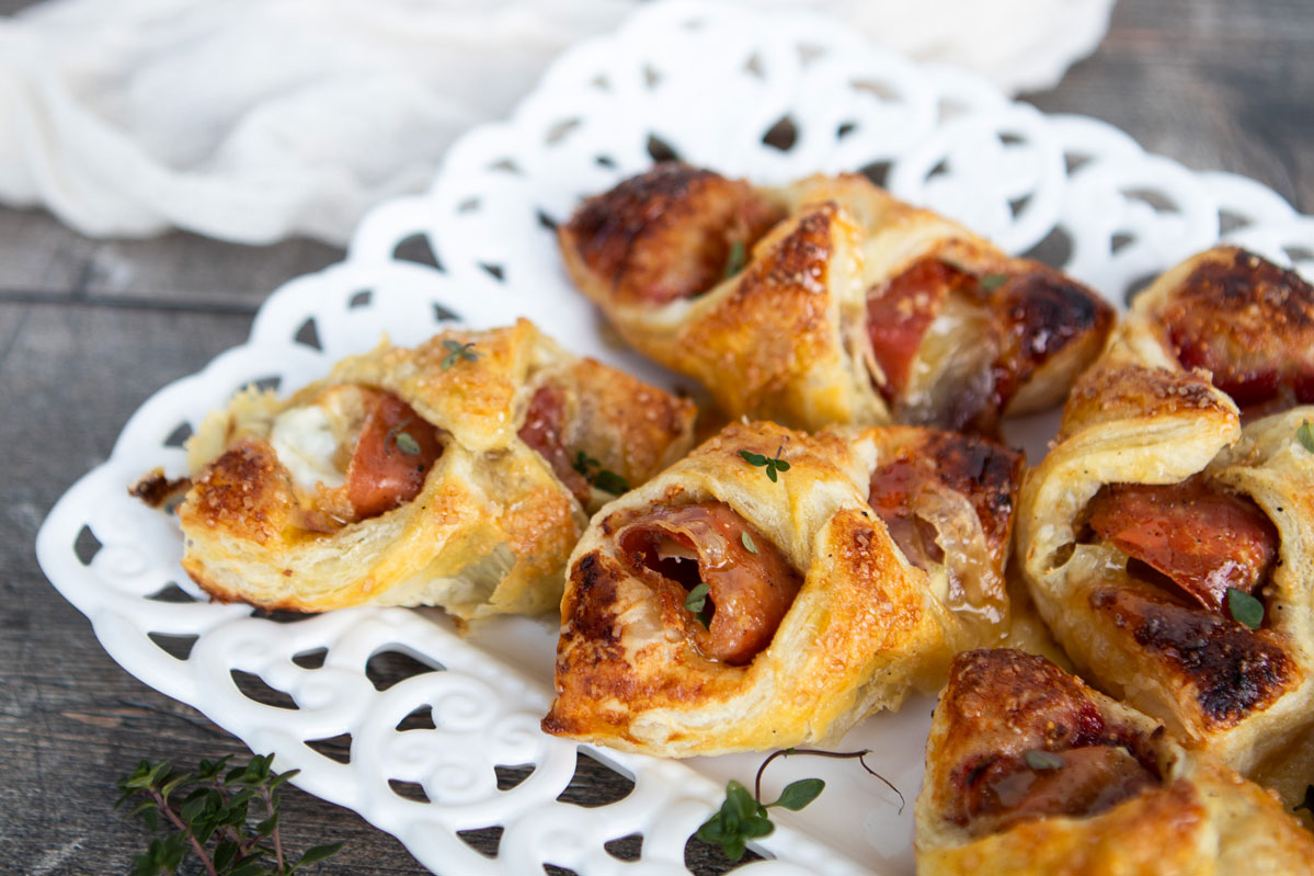 Prosciutto-Wrapped Baked Brie Rolls | The Fancy Pants Kitchen