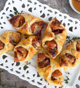 Prosciutto-Wrapped Baked Brie Rolls