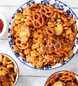 Sweet and Spicy Sesame Snack Mix