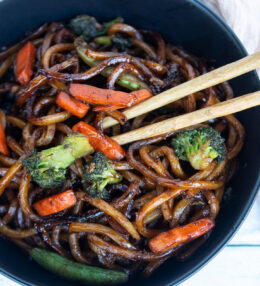Black Pepper Stir-Fried Udon