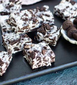 No-Bake Chewy Oreo Bars